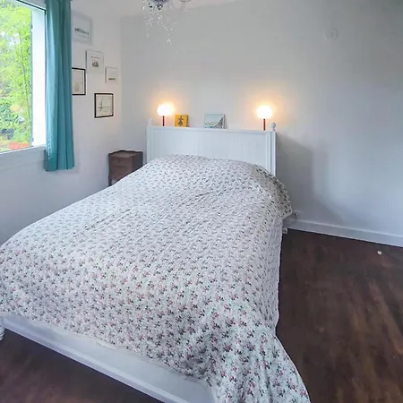 4 Bedroom Beautiful In Hébergement de vacances